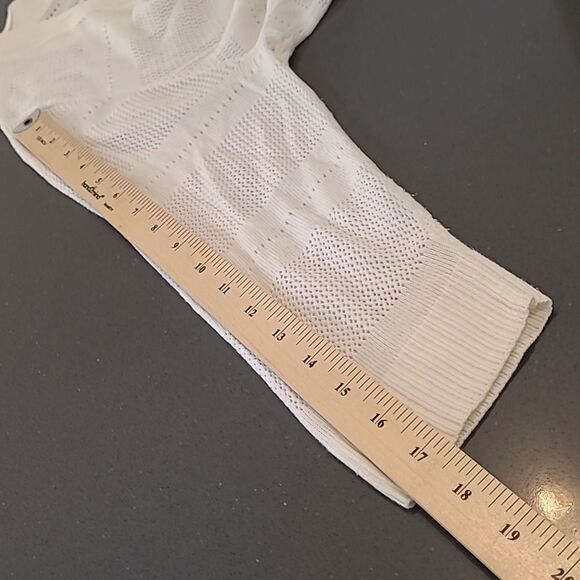 Croft & Barrow White Lightweight Sweater - Picture 5 of 10